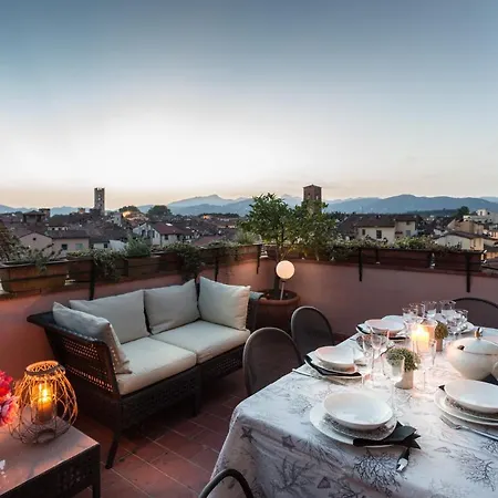 Casa Emy, The View 3 Bedroom With Terrace * Lucca
